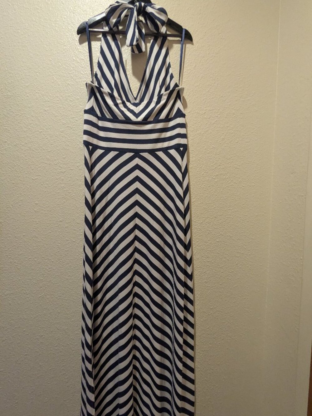 Banana Republic Chevron Halter Maxi Dress Size S - Picture 9 of 14